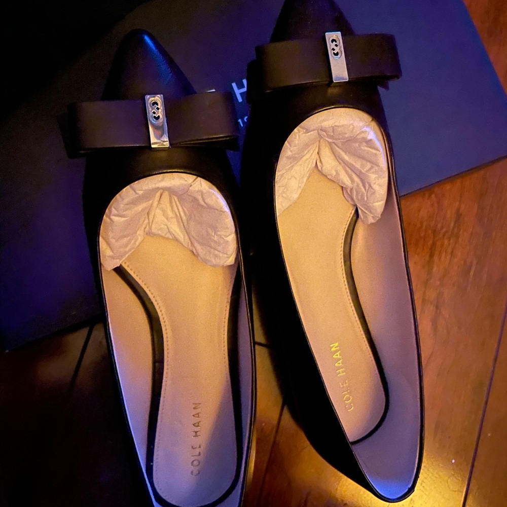 Cole Haan Elsie bow skimmer size 6B